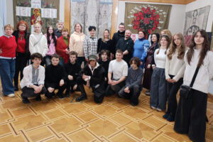 9-В клас на зустрічі з поетами-фронтовиками в Національному музеї літератури України